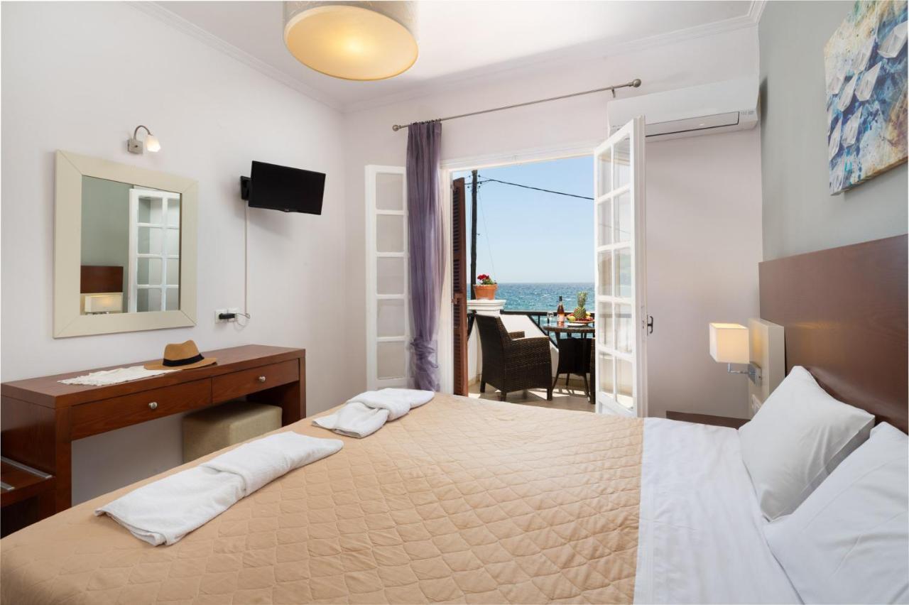Dandidis Seaside Pension Agios Gordios  Eksteriør billede