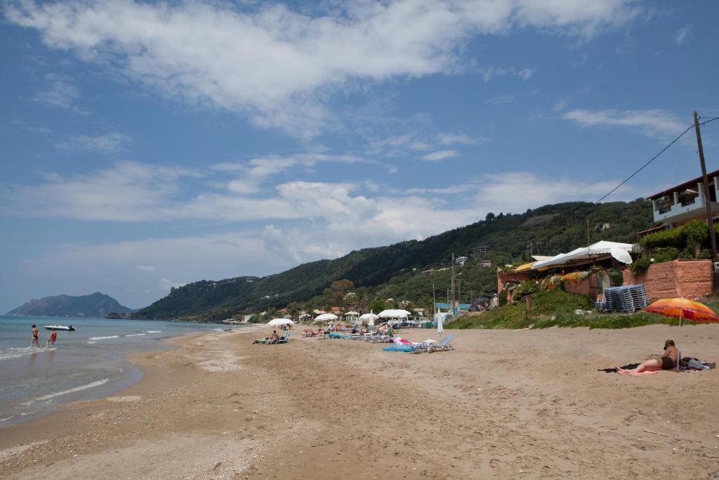 Dandidis Seaside Pension Agios Gordios  Eksteriør billede