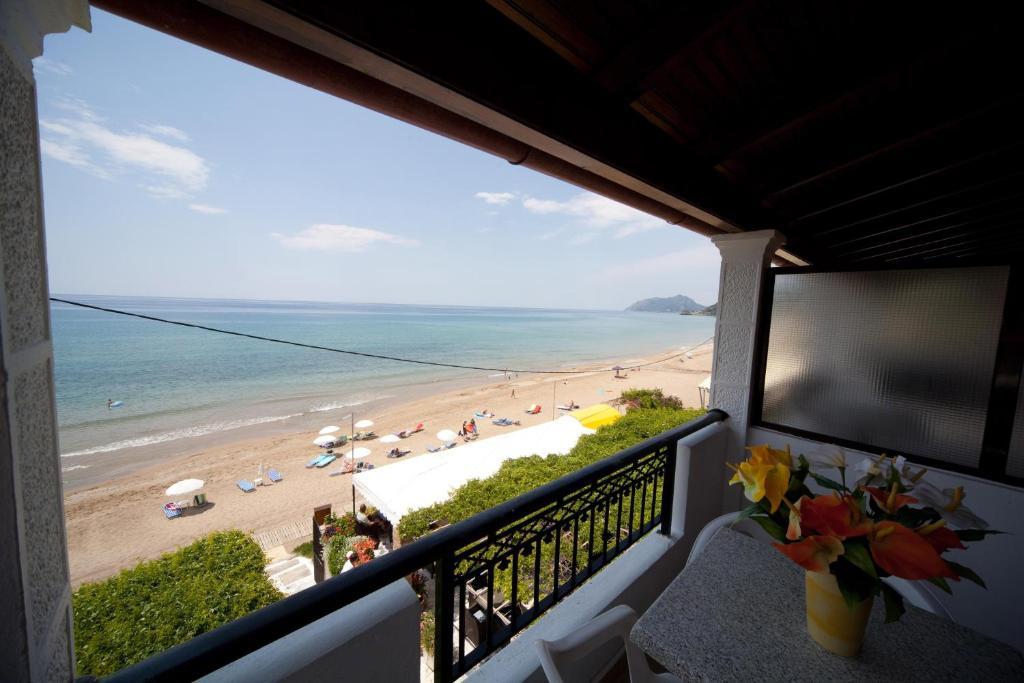 Dandidis Seaside Pension Agios Gordios  Eksteriør billede